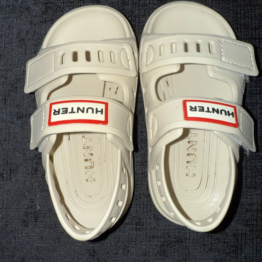 Hunter Kids Cream White Strap Sandals with Logo Patch